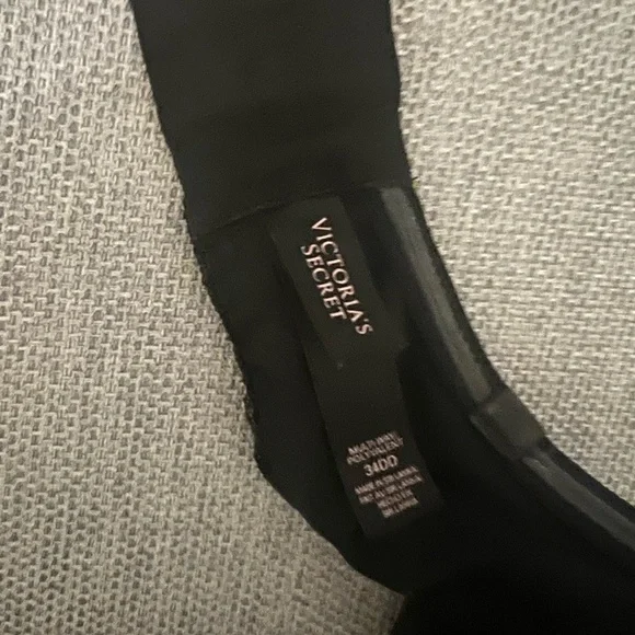 Victoria’s Secret Black Lace Bra – 34DD - Picture 2 of 6